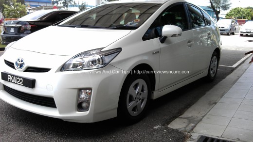 White Toyota Prius Luxury Front View