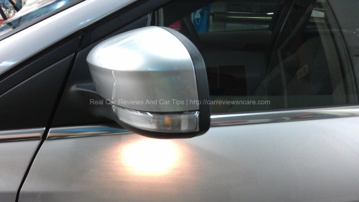 Ford Focus 2.0L Titanium with Power Adjustable/Foldable with Puddle Lamp and Auto Fold