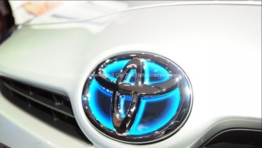 Toyota Prius Luxury Glowing Logo