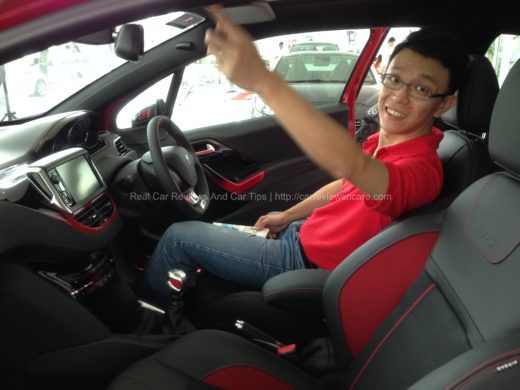 Peugeot 208 GTi sunroof 3