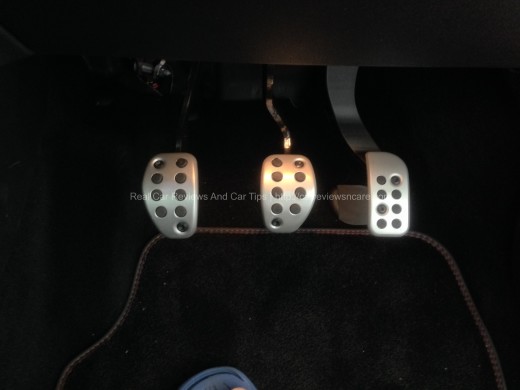 Peugeot 208 GTi come with aluminium sport pedals