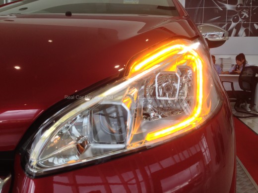 Peugeot 208 GTi Stylish Signature Light Indicator