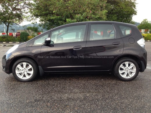 Honda Jazz Hybrid 1.3 CKD Side View