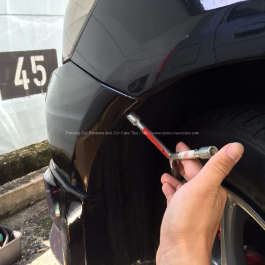 Remove screw from Toyota Vios Fender