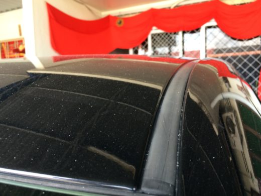 Dry car roof rubber seal