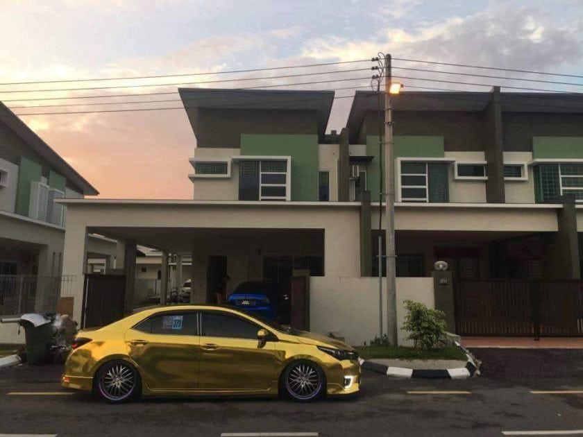 Side view of Gold Toyota Altis