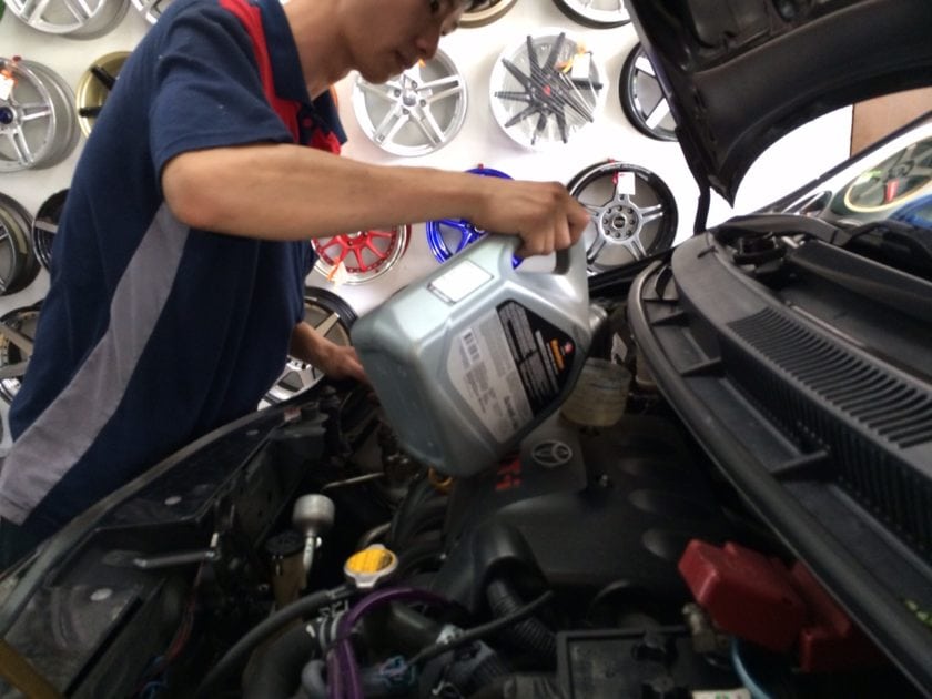 Refilling Engine Oil into Toyota Vios Engine