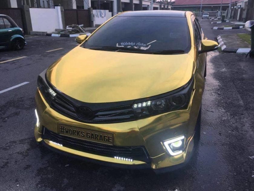 Front View Gold Toyota Altis 2