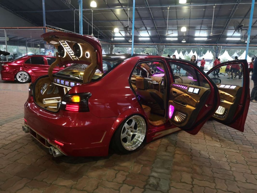 Extremely Mod Vios