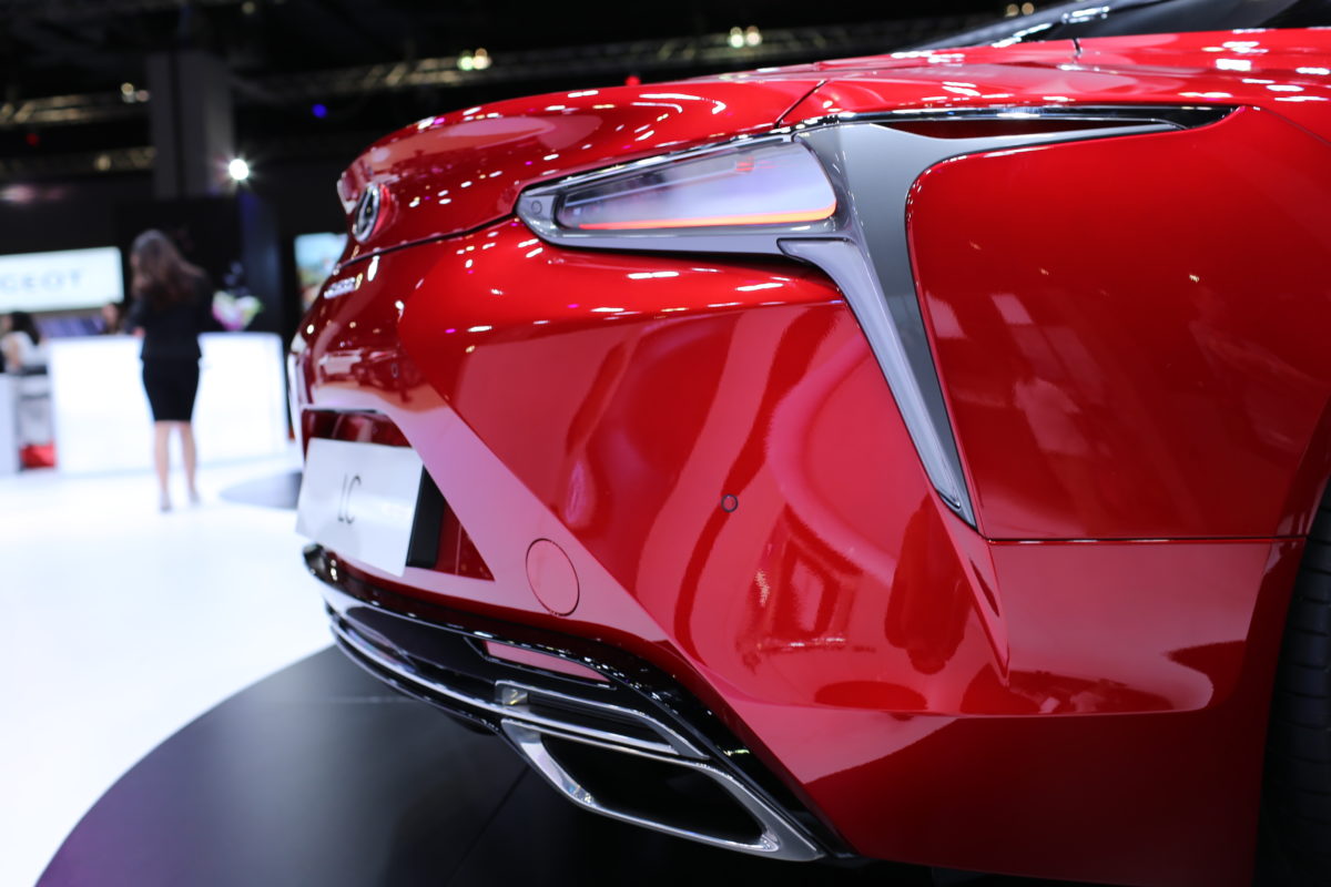 Lexus LC exhaust pipe