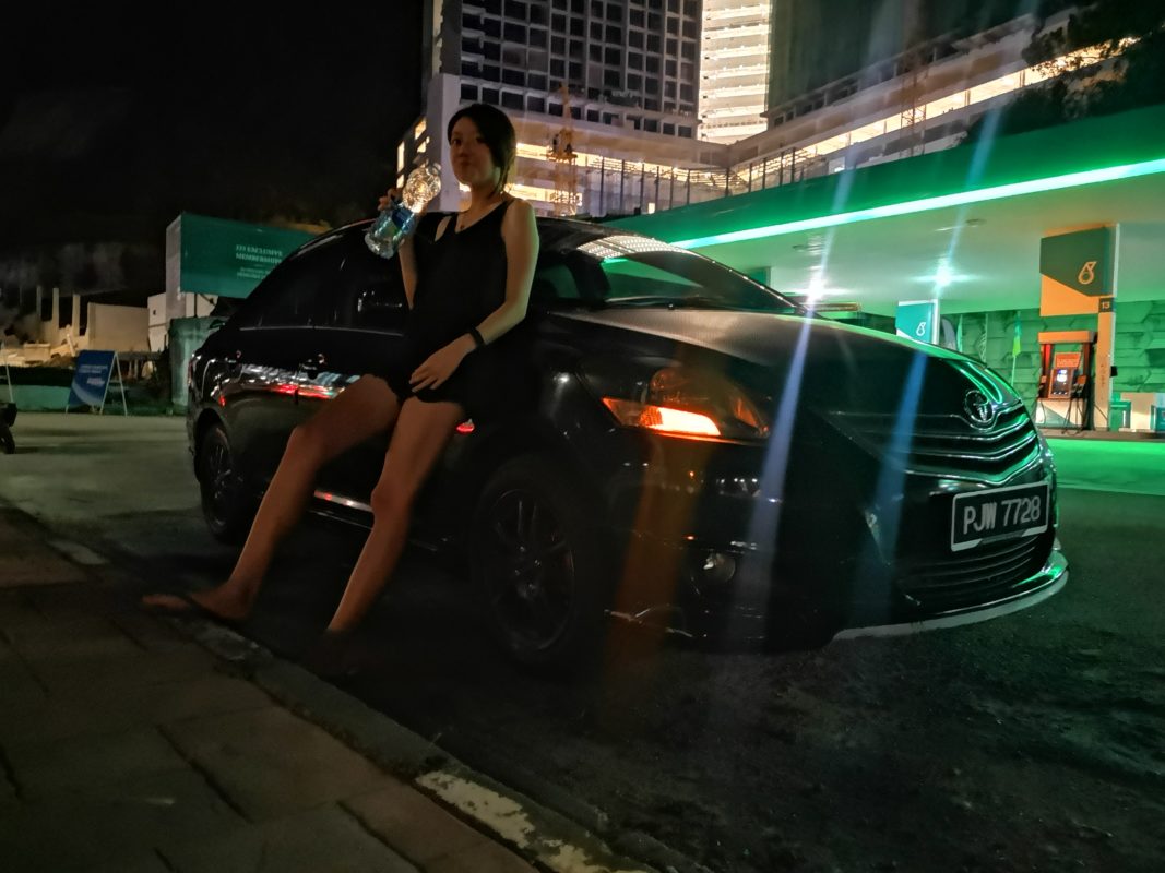 Babe with car in Petronas